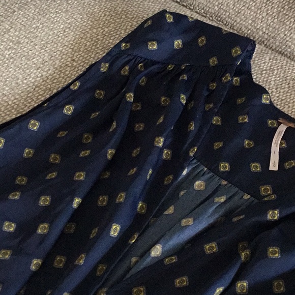 Free People front tie, high/low top, size large - Picture 3 of 6